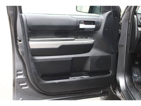 Used 2014 Toyota Tundra SR5 w/ SR5 Upgrade Package AWD/4WD image 6