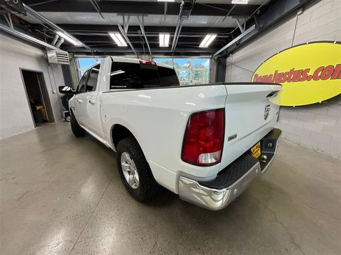 Used 2018 RAM 1500 Classic SLT w/ Protection Group AWD/4WD image 3