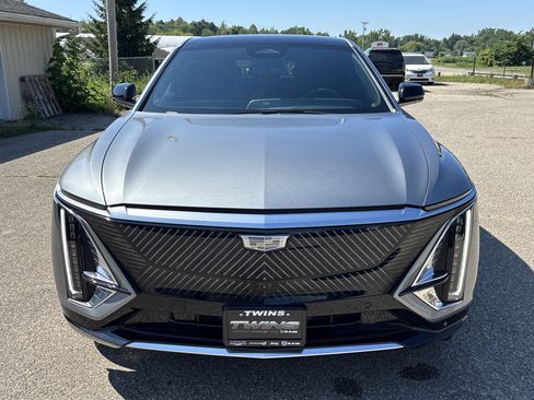 Used 2024 Cadillac Lyriq Luxury AWD/4WD image 12