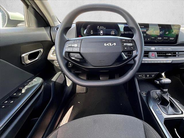 Used 2025 Kia K4 FWD image 5