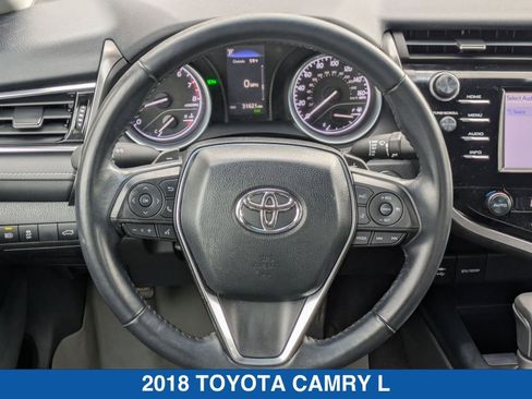 Used 2018 Toyota Camry SE w/ Moonroof Package image 16