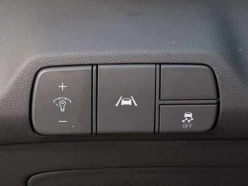 Used 2022 Hyundai Elantra SEL image 21