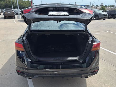 New 2025 Nissan Altima 2.5 SL image 9