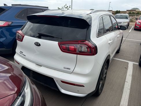 Used 2018 Kia Niro Touring FWD image 4
