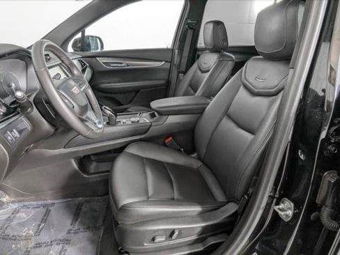 Used 2024 Cadillac XT6 Luxury AWD/4WD image 14