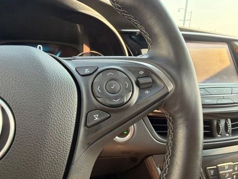Used 2020 Buick Envision Premium AWD/4WD image 37