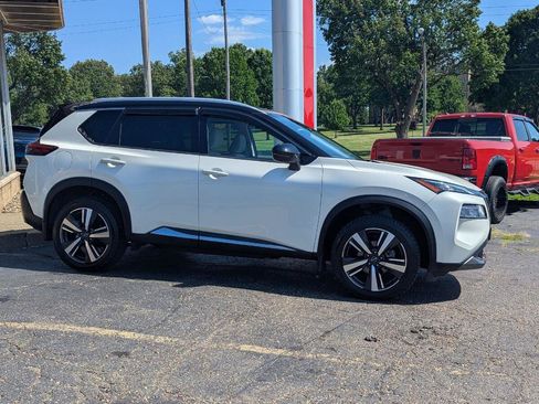 Used 2023 Nissan Rogue SL AWD/4WD image 10