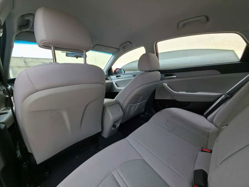 Used 2018 Hyundai Sonata SE FWD image 12