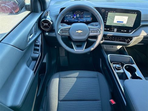 New 2026 Chevrolet Equinox LT w/ Safety and Technology Package image 16