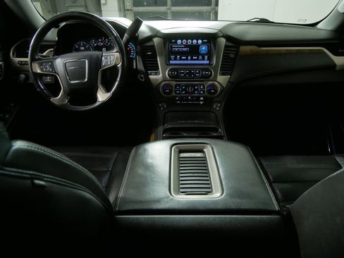 Used 2020 GMC Yukon Denali w/ Denali Ultimate Package image 24
