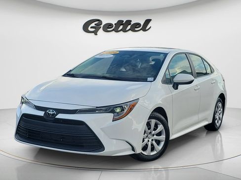Used 2024 Toyota Corolla LE FWD image 1