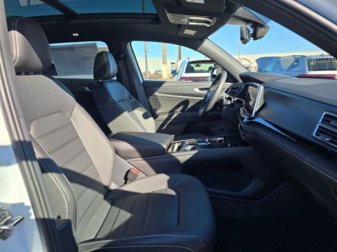 New 2026 Volkswagen Atlas Cross Sport SEL R-Line image 10