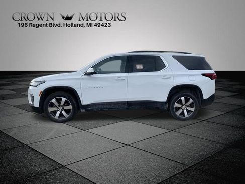 Used 2023 Chevrolet Traverse LT w/ LT Premium Package AWD/4WD image 9