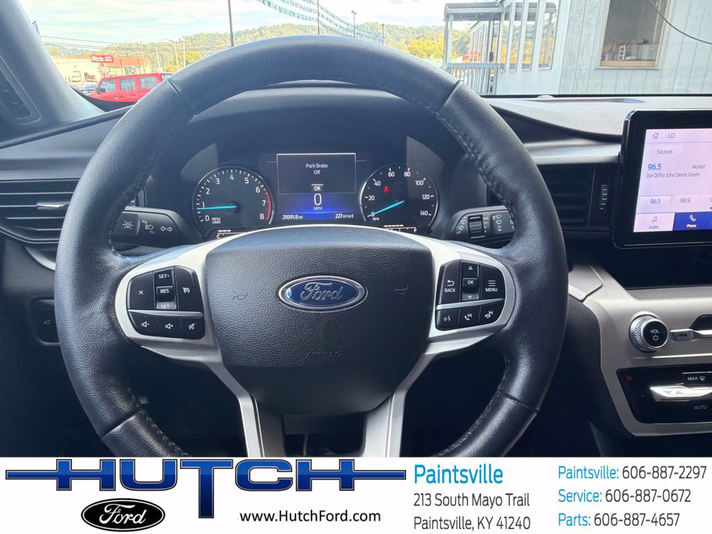 Used 2023 Ford Explorer XLT AWD/4WD image 29