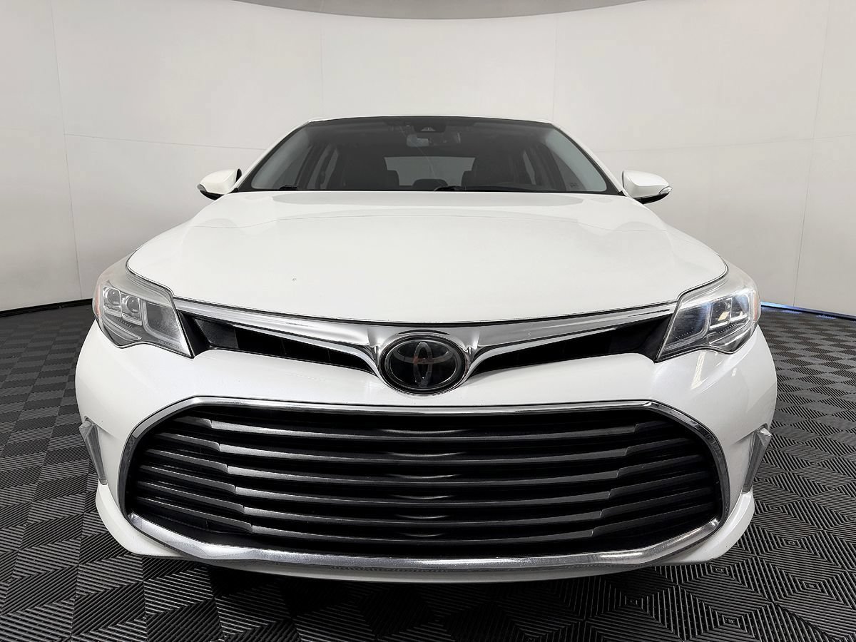 Used 2016 Toyota Avalon Limited FWD image 4