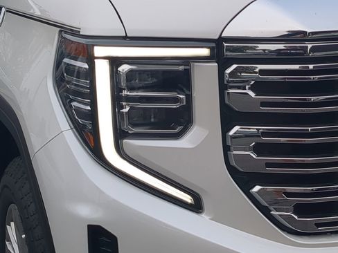 Used 2023 GMC Sierra 1500 Denali image 9