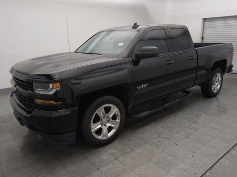 Used 2018 Chevrolet Silverado 1500 Custom w/ Texas Edition RWD image 2