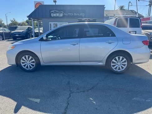 Used 2012 Toyota Corolla LE FWD image 4