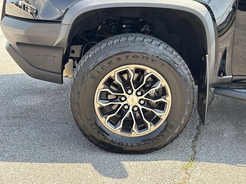 Used 2018 Chevrolet Colorado ZR2 image 11