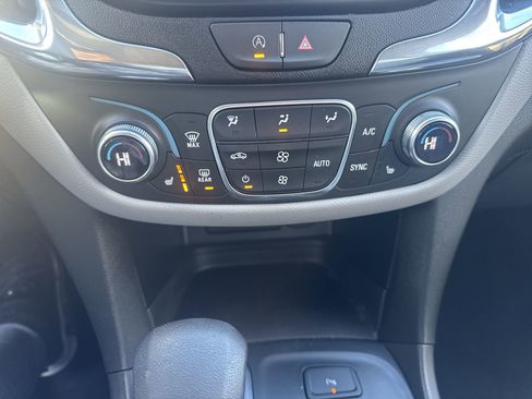 Certified 2023 Chevrolet Equinox LT w/ Driver Convenience Package image 18