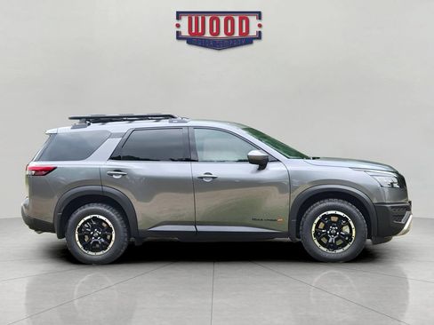 Used 2025 Nissan Pathfinder Rock Creek AWD/4WD image 2