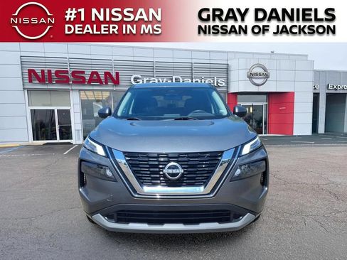 Used 2023 Nissan Rogue S AWD/4WD image 2