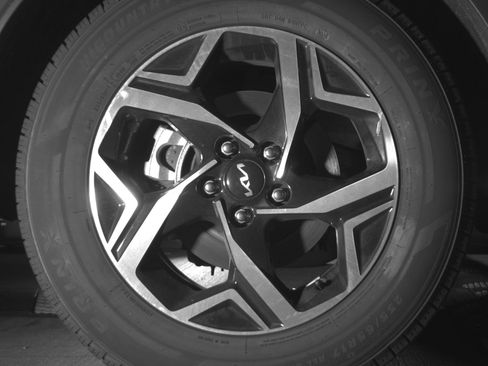 Used 2025 Kia Sportage LX FWD image 15