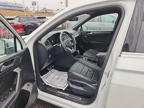 Certified 2024 Volkswagen Tiguan SEL R-Line image 10
