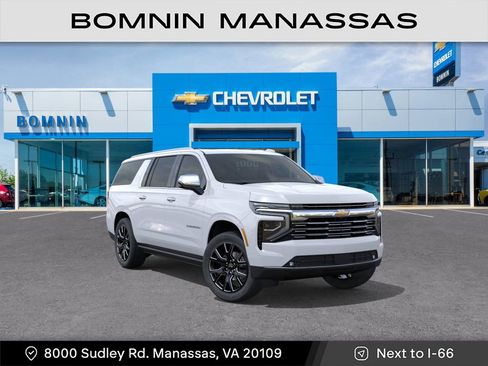 New 2026 Chevrolet Suburban Premier image 2
