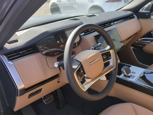 New 2026 Land Rover Range Rover SE image 16