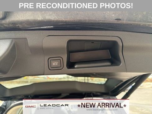 Used 2023 GMC Acadia Denali AWD/4WD image 16