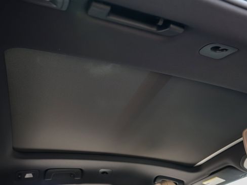 Certified 2025 Porsche Macan image 31