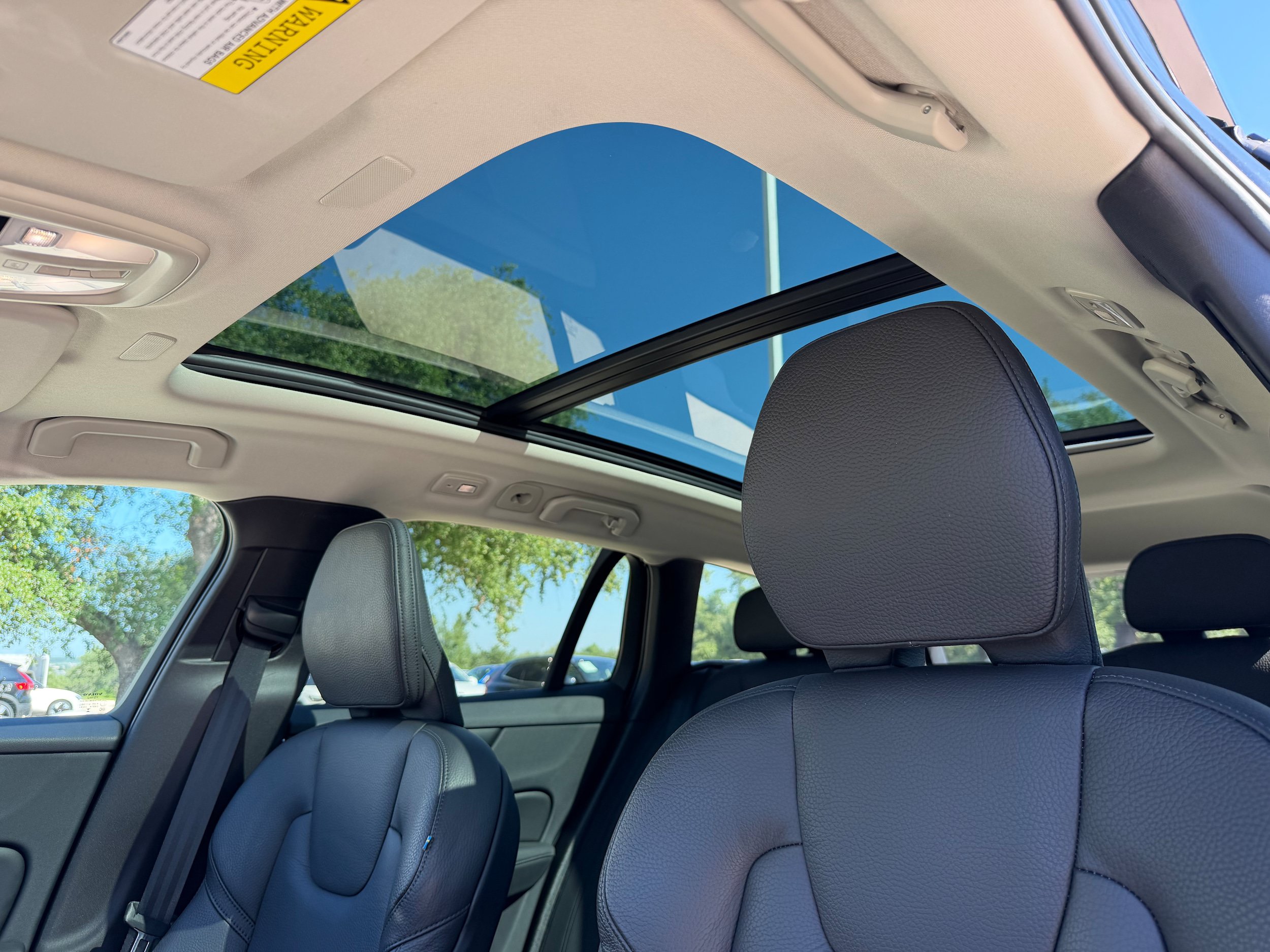 Certified 2025 Volvo V60 B5 Cross Country Plus AWD/4WD image 23