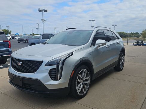 Used 2019 Cadillac XT4 Sport image 2