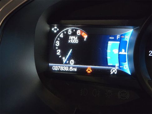 Used 2023 Ford Edge SEL w/ Convenience Package image 10