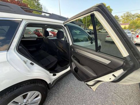 Used 2016 Subaru Outback 2.5i Premium AWD/4WD image 13