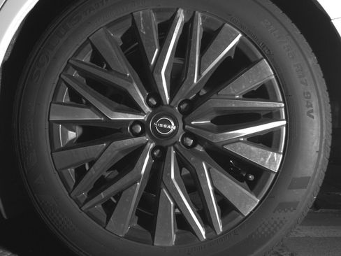 Used 2025 Nissan Altima 2.5 SV image 14