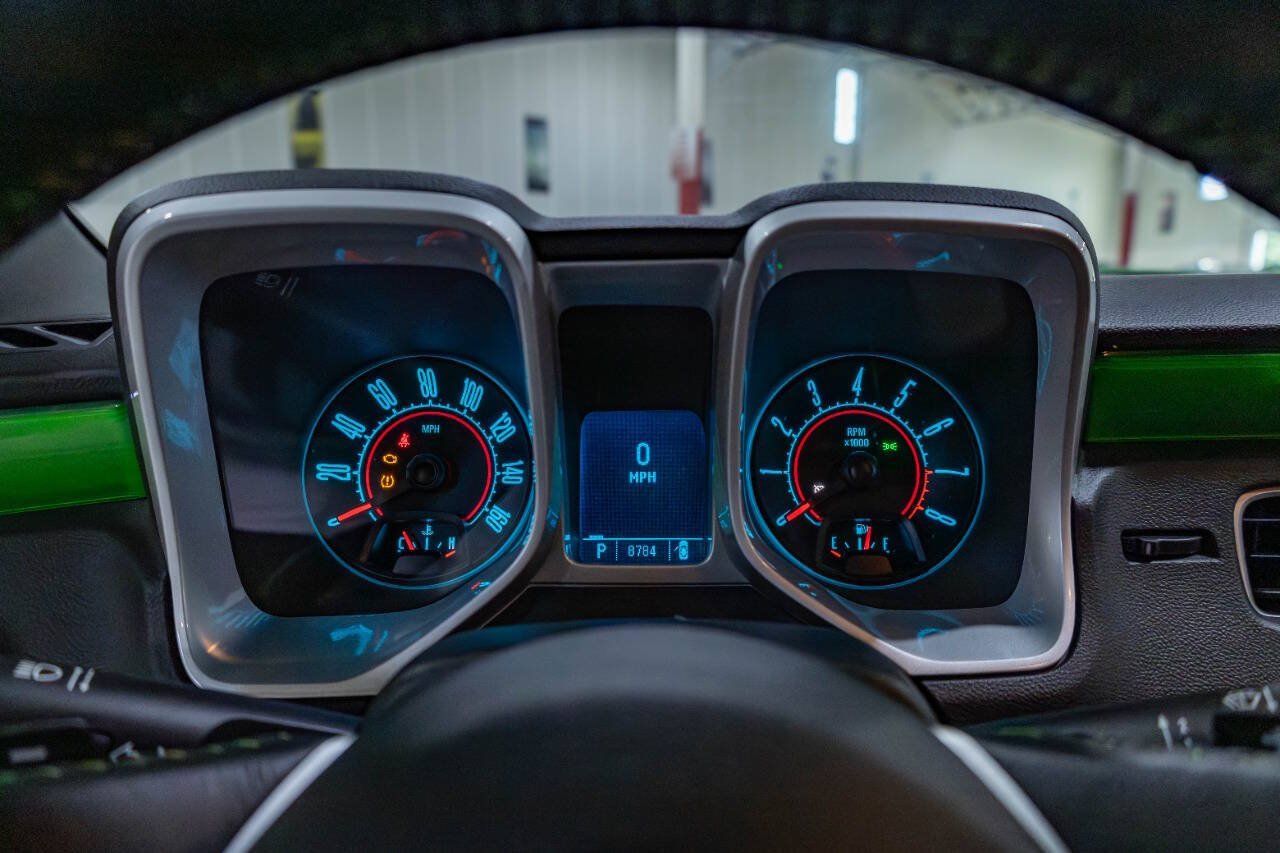Used 2010 Chevrolet Camaro LT RWD image 12