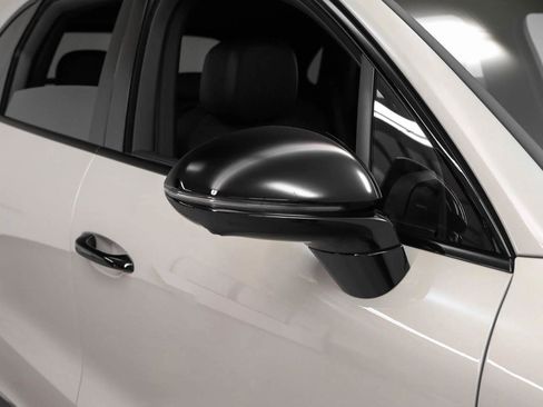 New 2025 Porsche Cayenne image 40