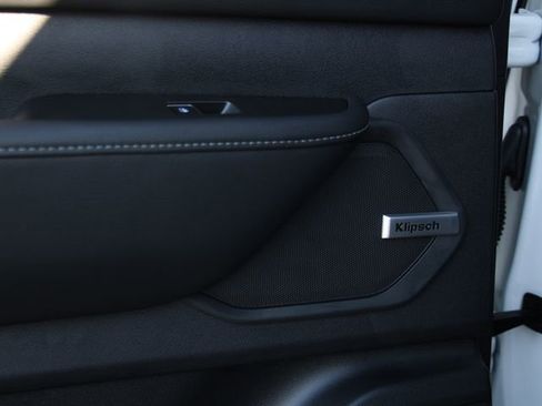 New 2026 Nissan Armada SL w/ Captain's Chari Seat Package image 24