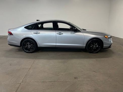 Used 2025 Honda Accord SE image 2