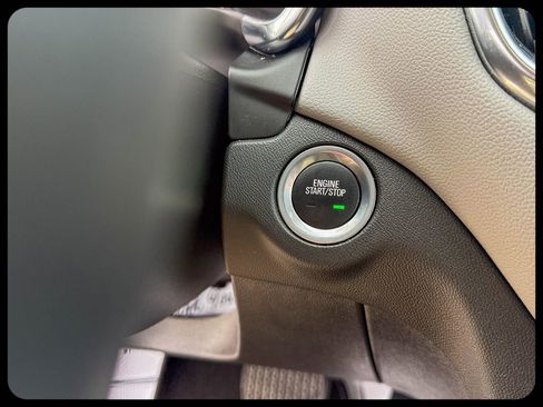 Used 2024 Chevrolet Equinox LT w/ Driver Convenience Package image 31