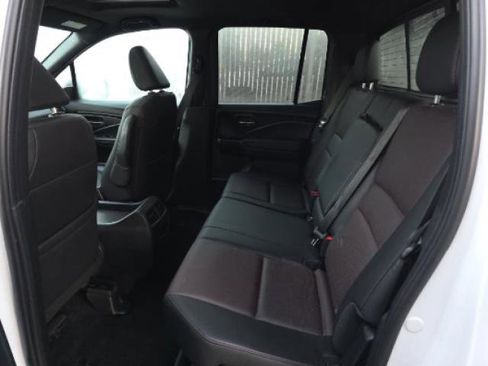 Used 2023 Honda Ridgeline Black Edition image 9