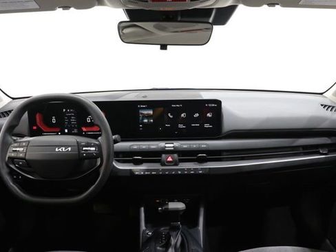 Used 2025 Kia K4 FWD image 13