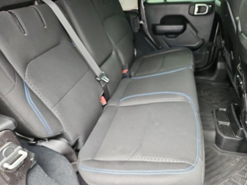 Used 2024 Jeep Wrangler Unlimited Rubicon 4xe AWD/4WD image 18
