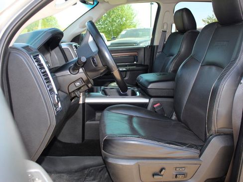 Used 2016 RAM 1500 Laramie w/ Convenience Group image 12