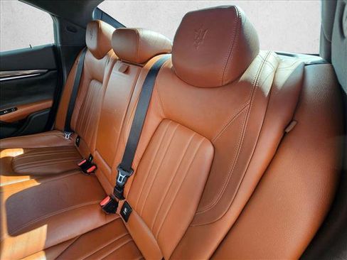 Used 2015 Maserati Ghibli RWD image 16
