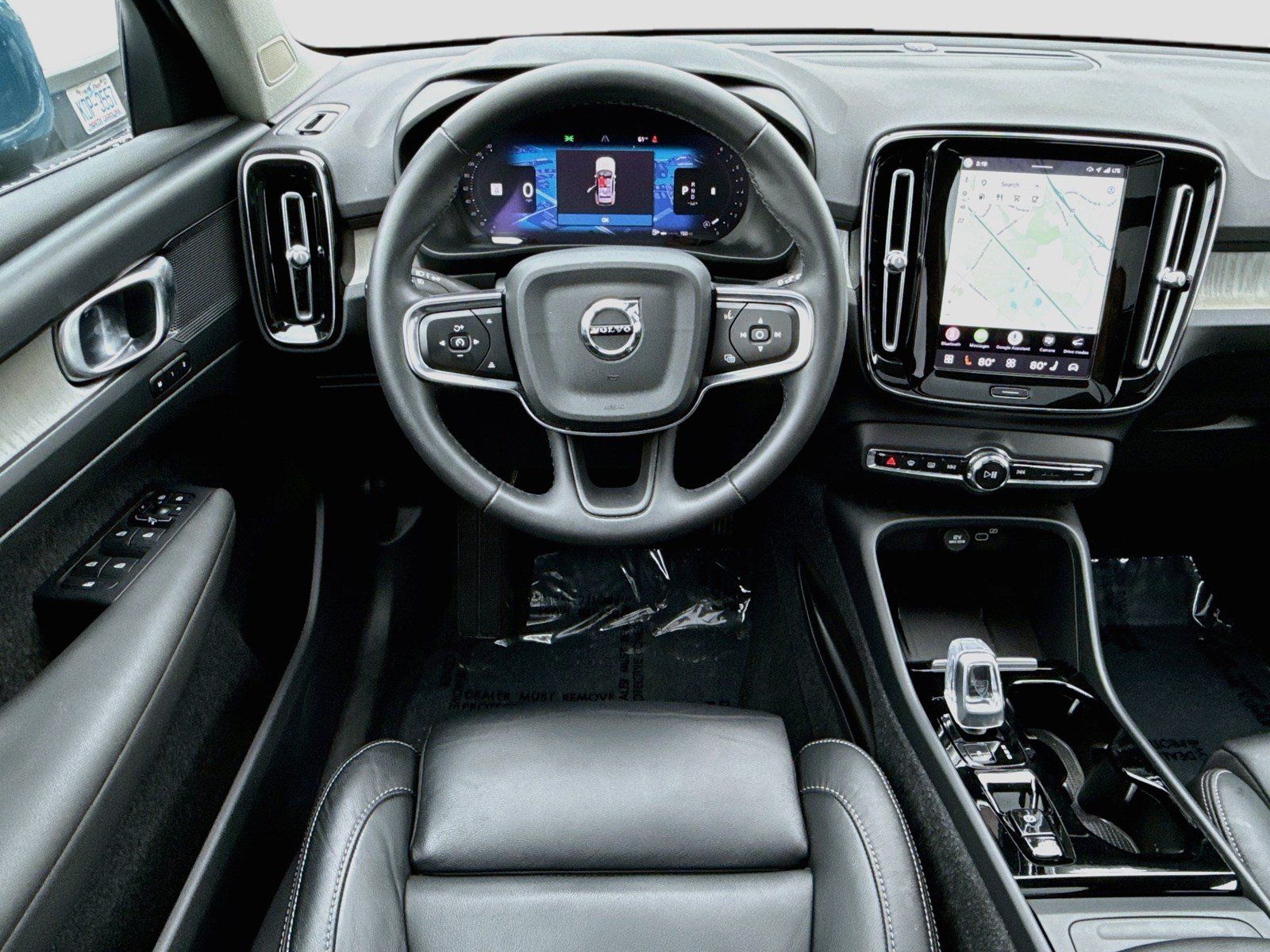 Used 2024 Volvo XC40 B5 Plus AWD/4WD image 14