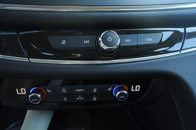 Used 2024 Buick Enclave Essence FWD image 13
