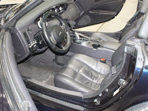 Used 2001 Chrysler Prowler RWD image 6